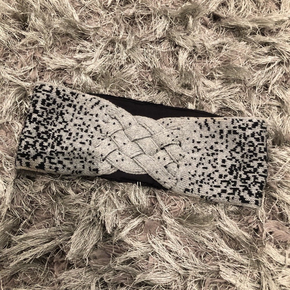 LULU LEMON headband!